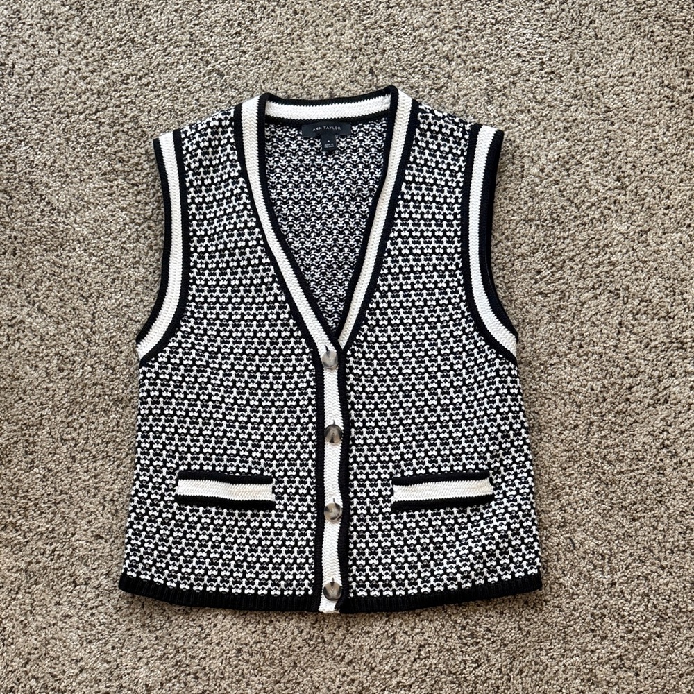 Ann Taylor Monochrome Knit Top